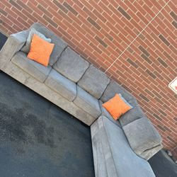 awsome nice gray sectional couch 