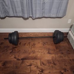100 Pound Barbell.Still Have https://offerup.com/redirect/?o=Qm94Lk5ldw==