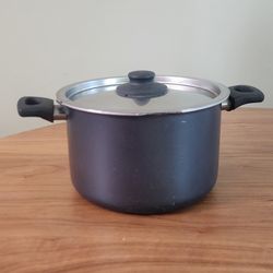 Pot With Lid (x2) - Move Out Sale 