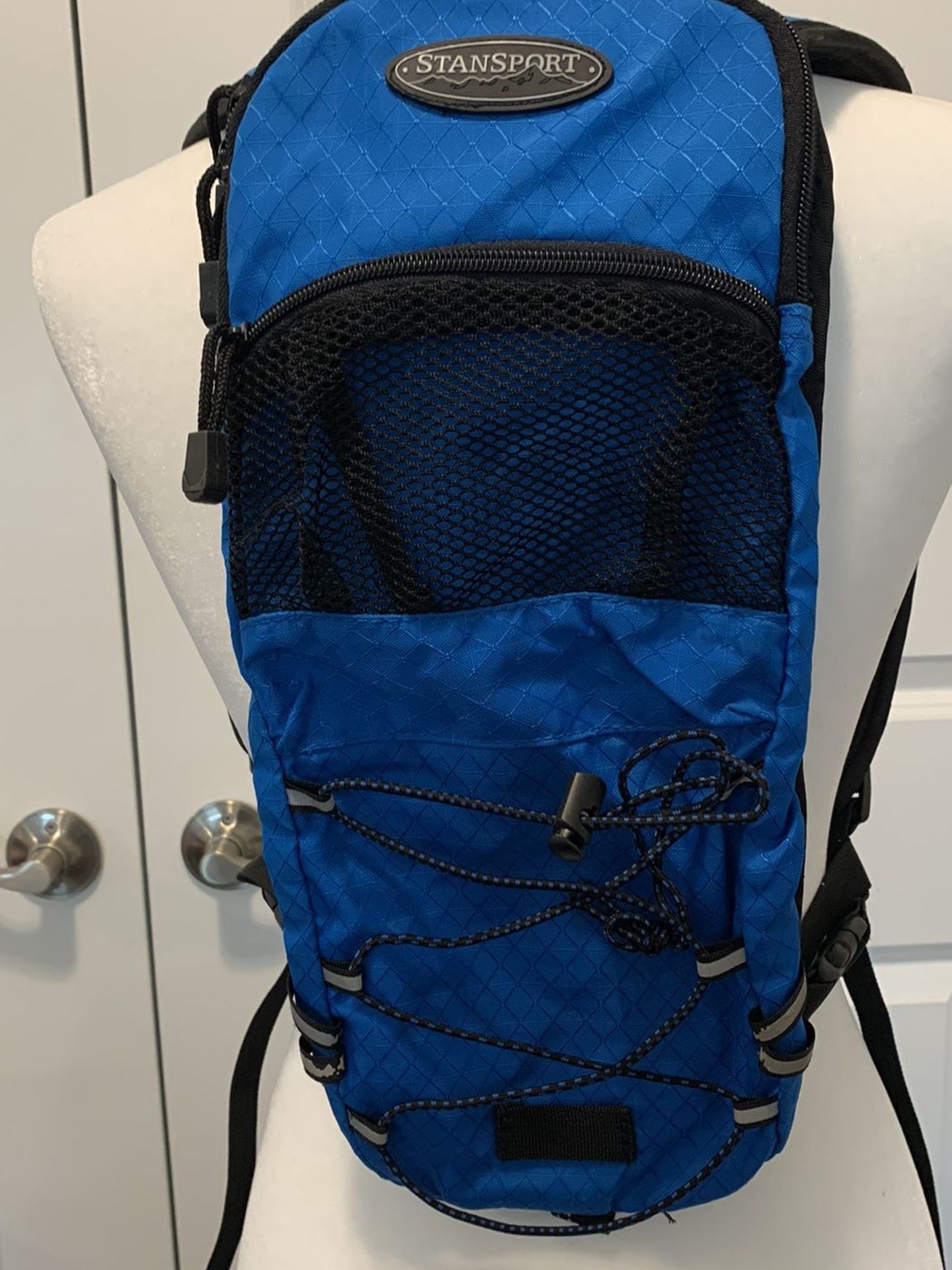 Brand new 2 L hydration backpack running best cycling