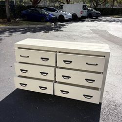 BEDROOM DRESSER  WITH MIRROR 6 DRAWERS BEIGE COLOR LIKE NEW BY BRAZIL FURNITURE