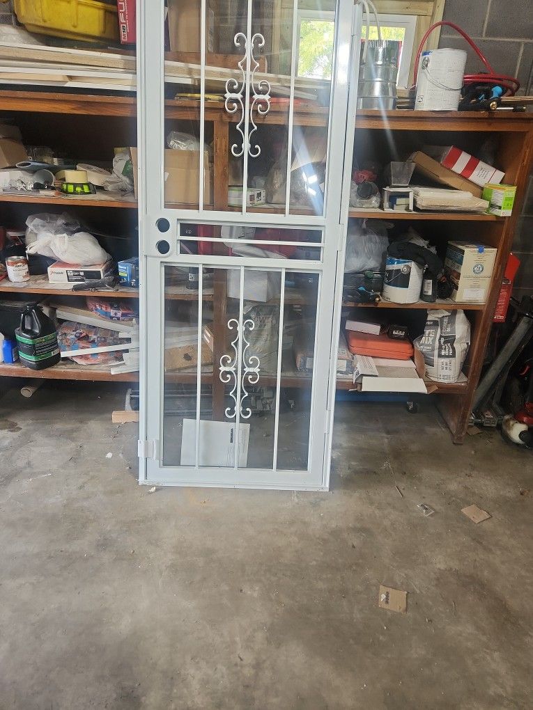 Safety door 