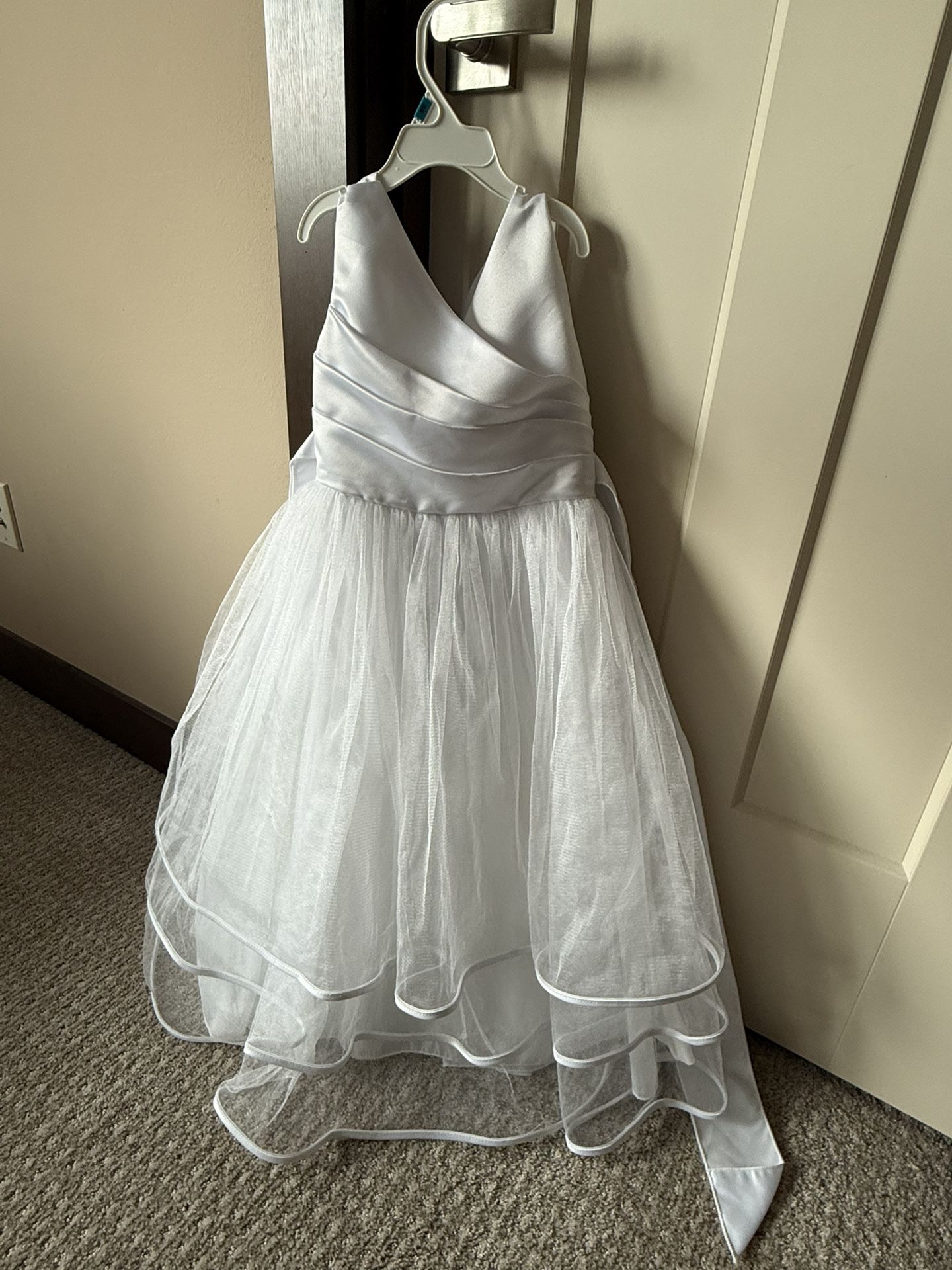 Flowergirl Dress . Will Fit Most 5-9 Years Old 