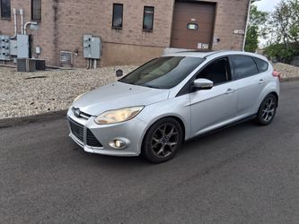 2014 FORD FOCUS SE HATCHBACK.    PARTS