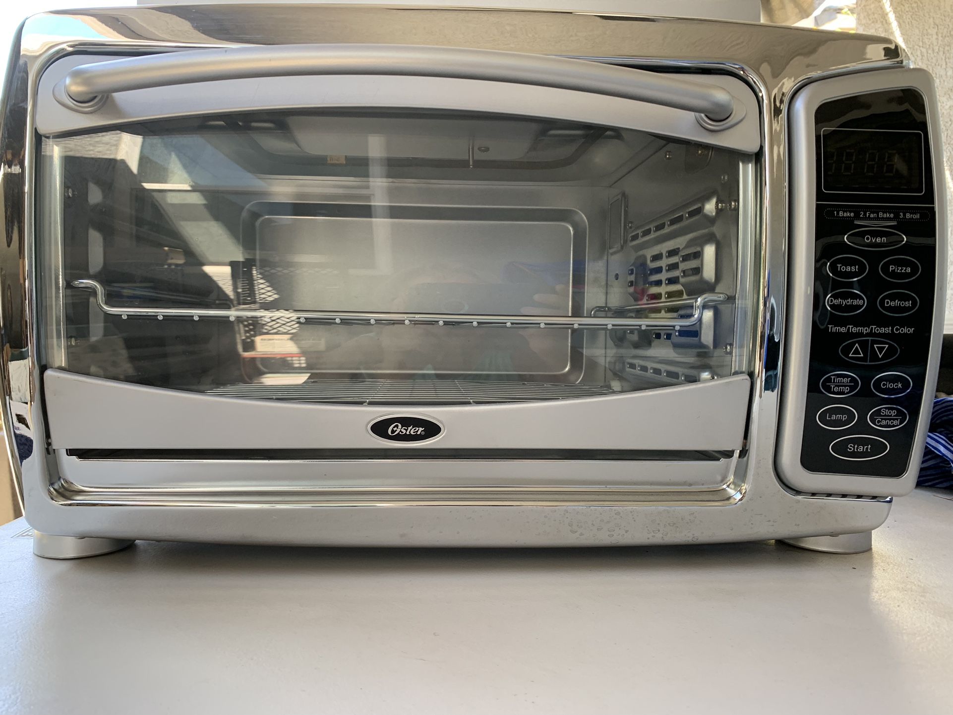 Oster Toaster Oven Model 6058-126-001. 60 Hz