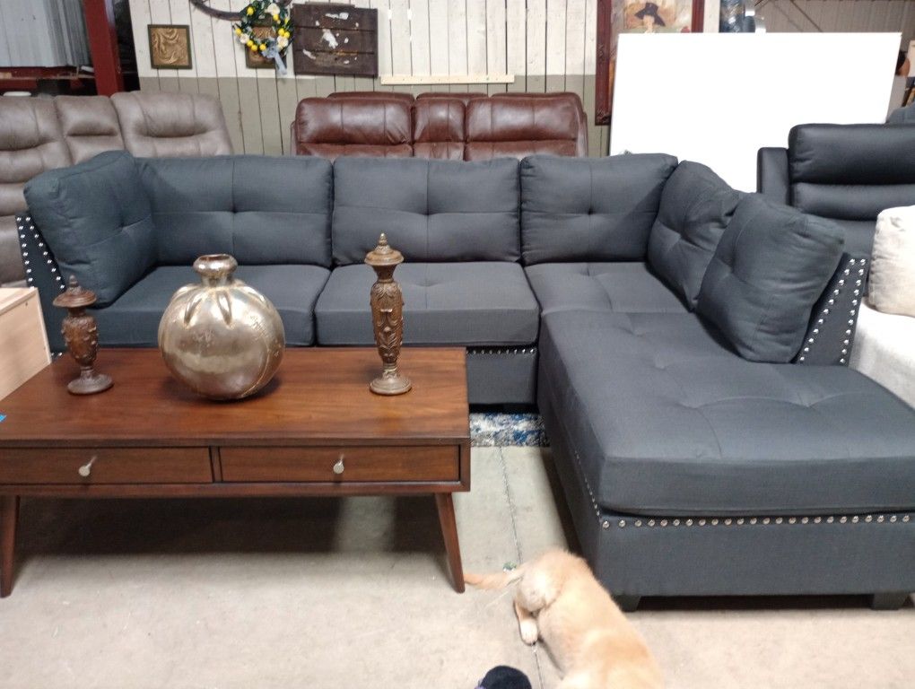 Sofas, Sectionals, Recliners And Living Rooms