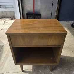 Nightstand Vintage MCM