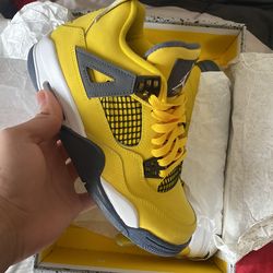 Jordan 4 