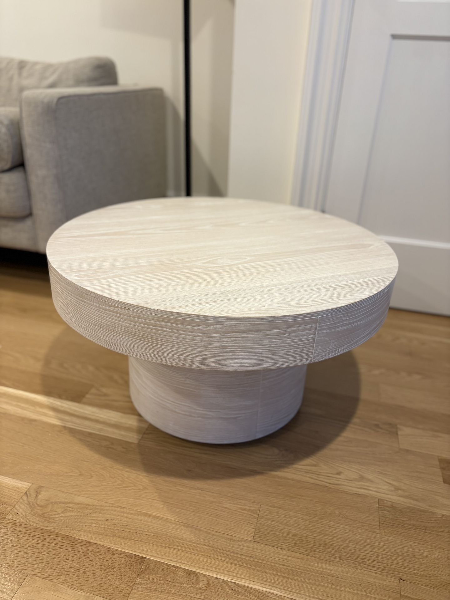 West Elm Round Pedestal Coffee Table – Light Wood