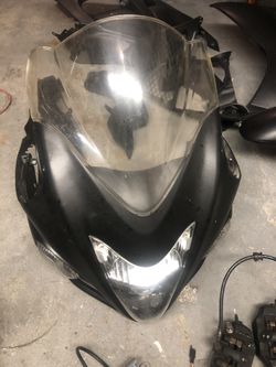 Hayabusa black fairings