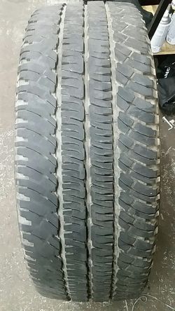 1 used tire 275-65-20 michelin