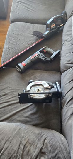 Craftsman Power Tool set with drill bits and battery charger