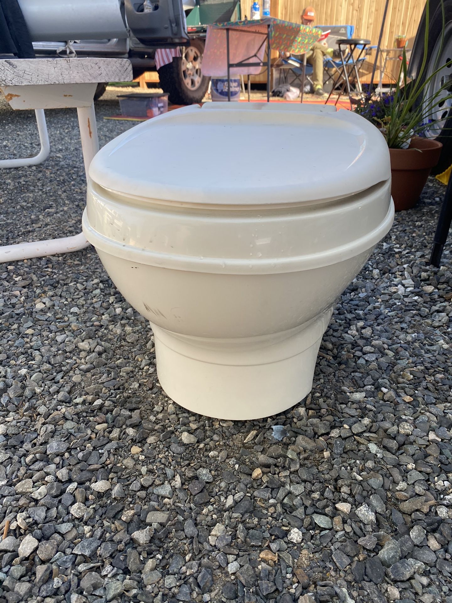 Photo RV Toilet Barely Used 25 OBO