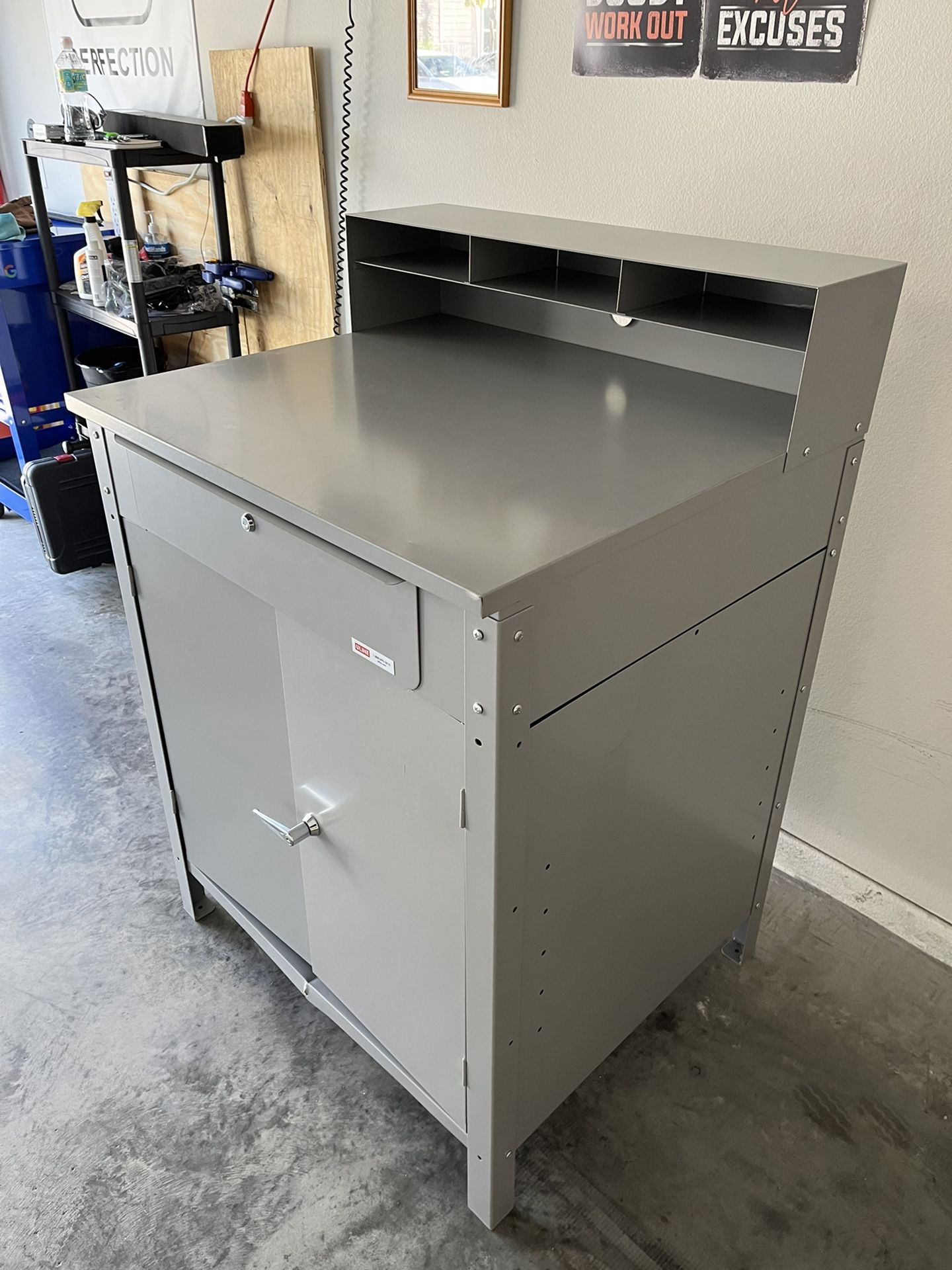 ULINE Shop Desk for Sale in Kissimmee, FL OfferUp