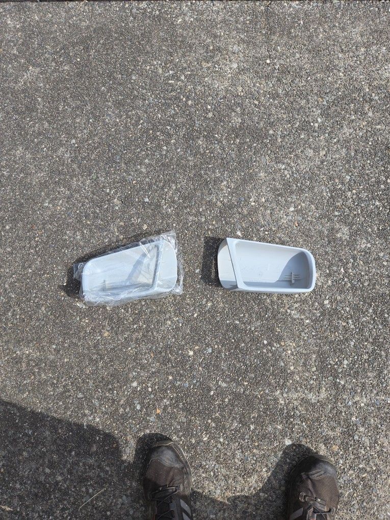 Mercedes Benz C230 Side Mirror Housing