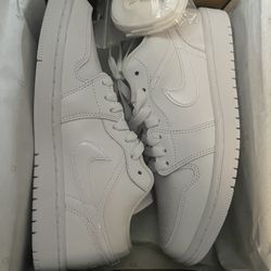 Air Jordan Women’s 1 White 