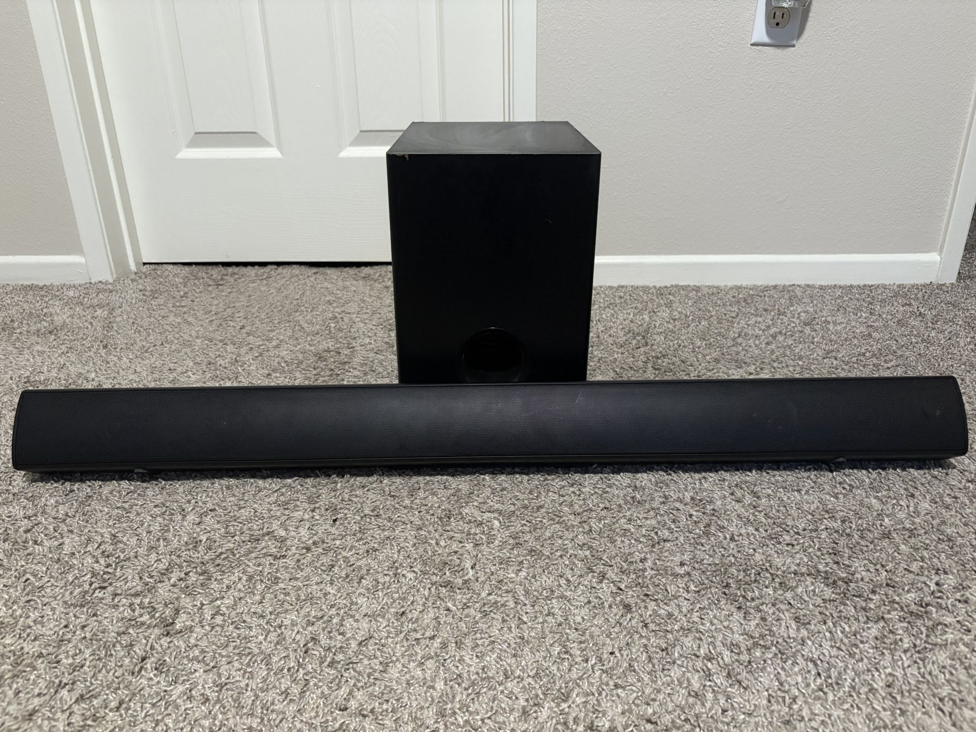 Sound bar with subwoofer