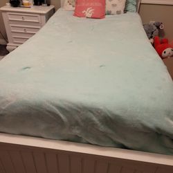 Princess Single Bed With Matching Dresser