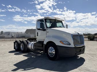 2021 International LT625 DAY CAB