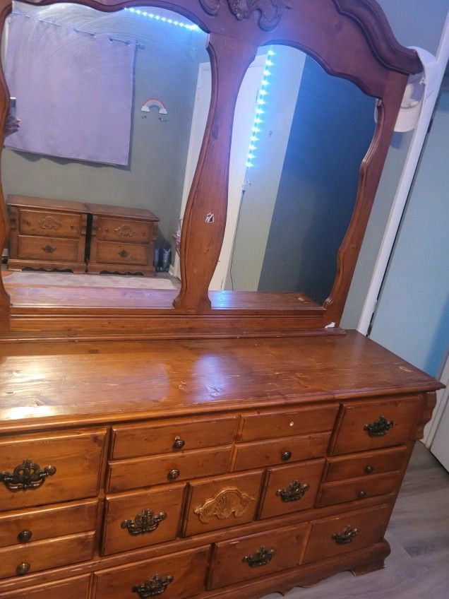 Dresser 