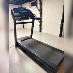 Horizon Fitness Folding Treadmill - Excellent - Larchmont, NY