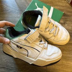 Pumas - Boys Shoes Size 2