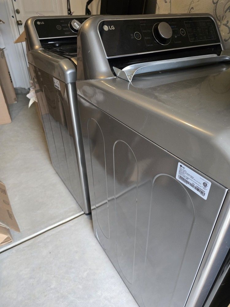 LG WASHER/DRYER - Like New