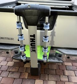 Thule Bike Rack  Come With Lock Key And Straps   Fit 1 or 2 Inch Hitch   Hold 4 Bikes