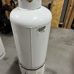 100 lb Propane Tank 