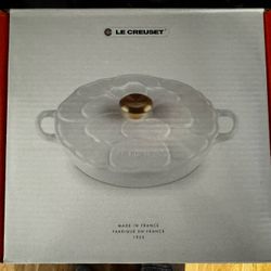 Le Creuset Signature Petal Braiser
