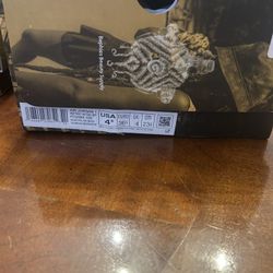 Select Types And Sizes Of Shoes 