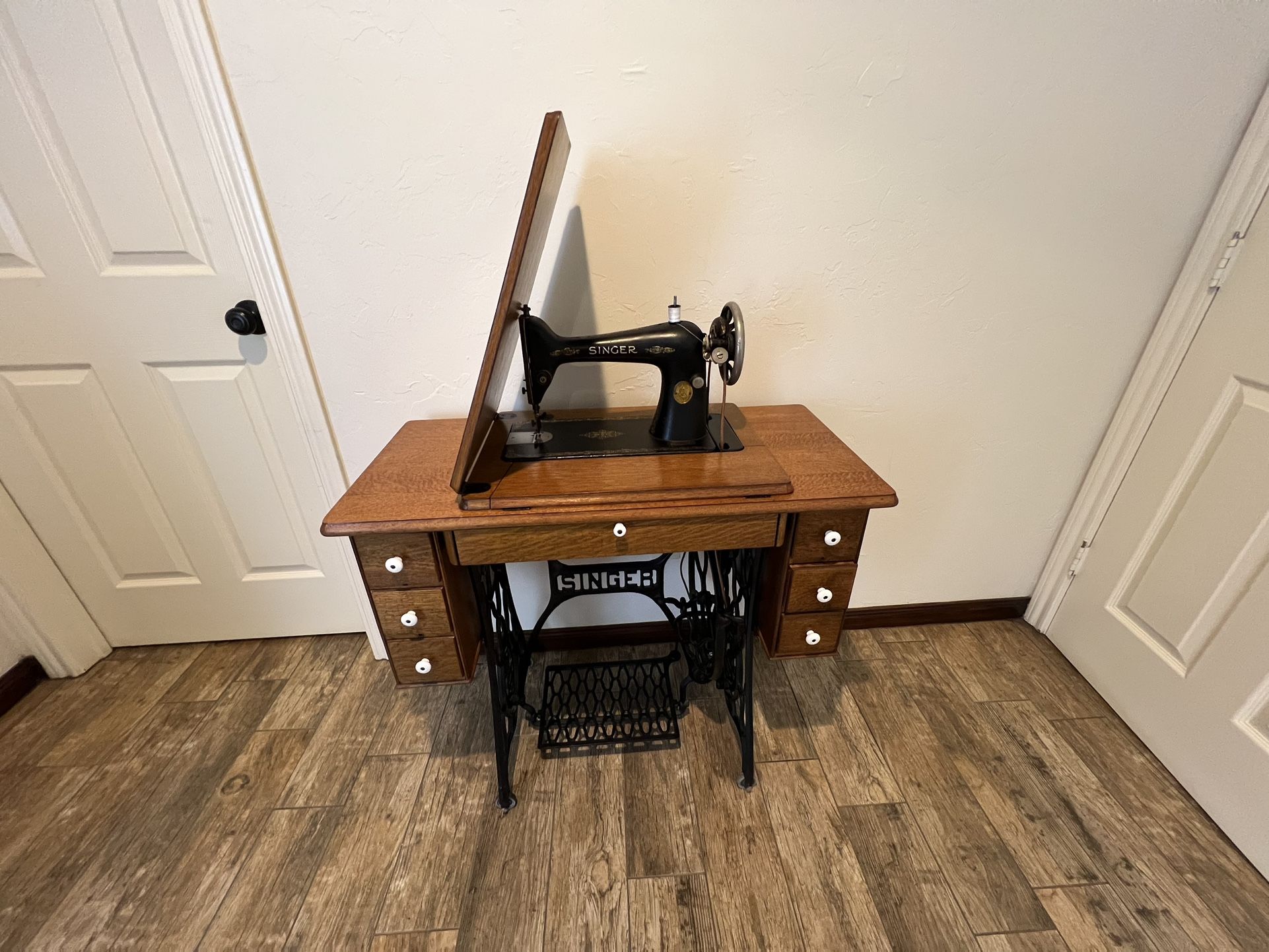 Singer old sewing machine