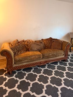 2 Piece Sofa Set with Throw Pillows
