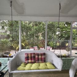 Patio Swing-wicker/rattan With Chains