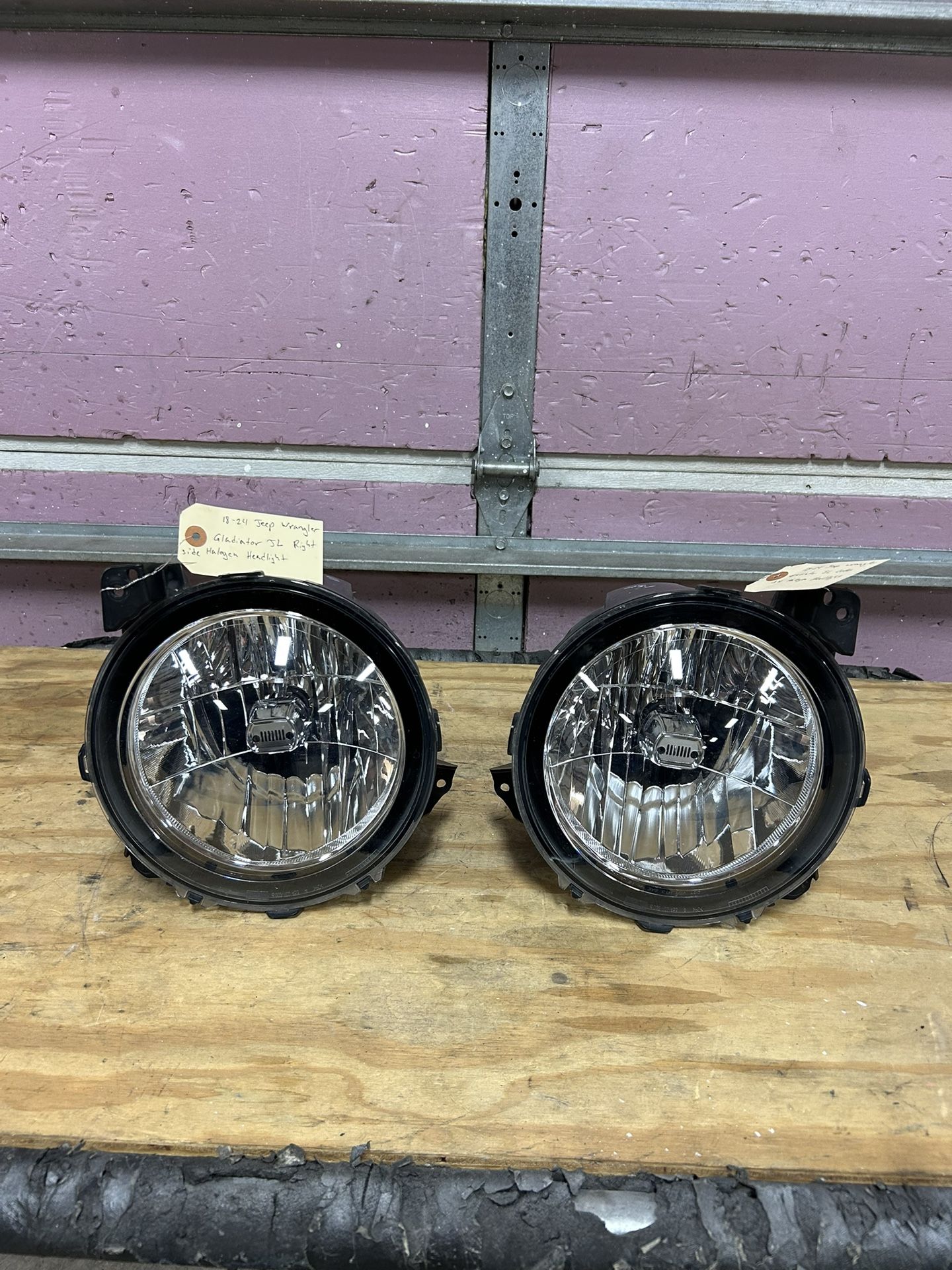 2018-2024 Jeep Wrangler / Gladiator JL Right And Left Headlights OEM