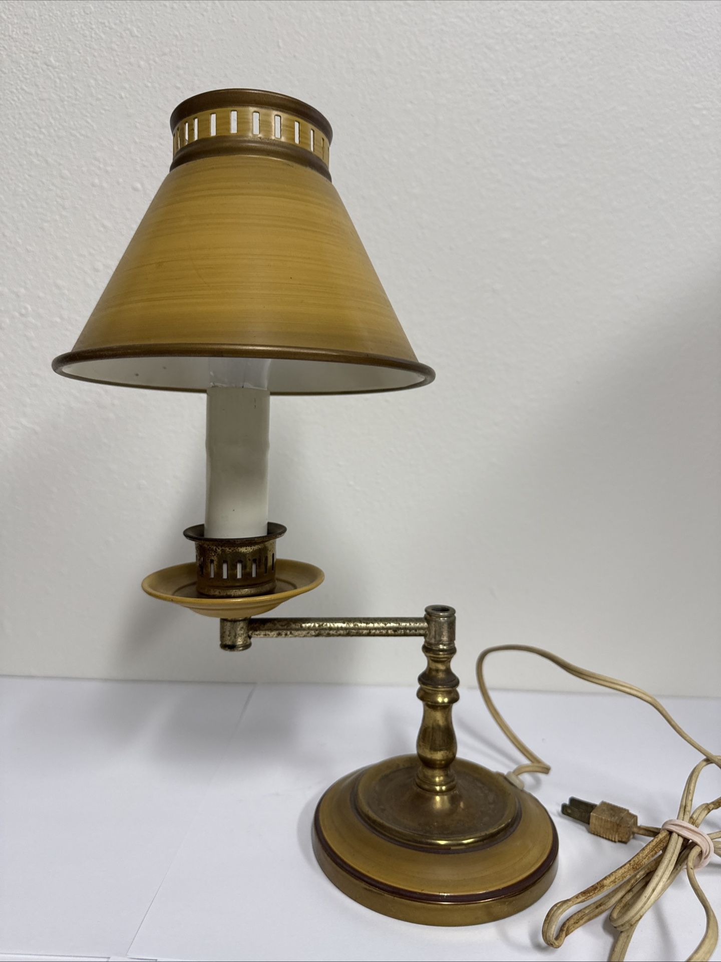 Vintage Tole Lamp Antique Early American Brass Student Desk Top Light