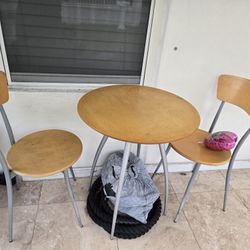 Dinette. Great condition 