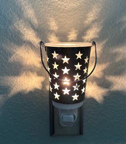 Scentsy "Seeing Stars" plug-in wax warmer, Brand New