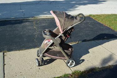 Graco Fast Action DLX folding baby stroller