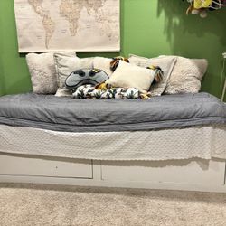 Daybed, Converts to King 