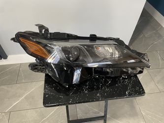 Toyota Camry 2023 right headlight OEM