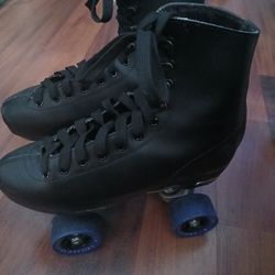 Men's Size 7 Black Roller Skates 