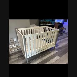 White Crib. No Mattress 