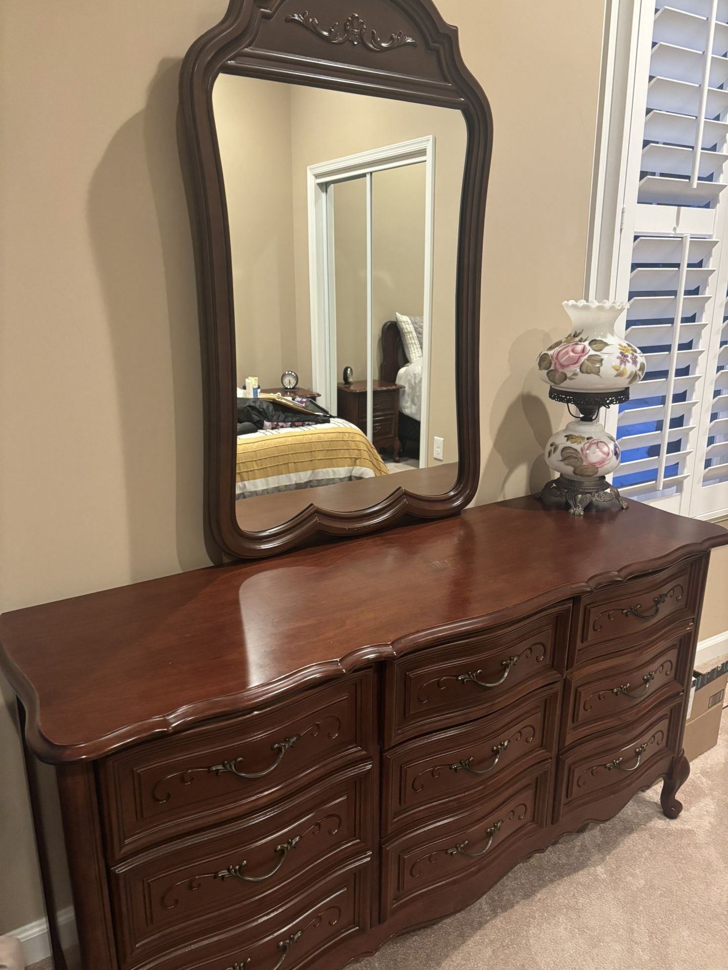 Entire Queen Size Bedroom Set  for Sale!