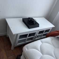 Free Couch And Tv Table