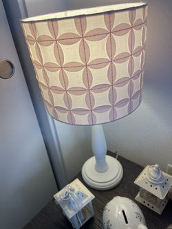Potter Barn Kids Table Lamp In Pink And White