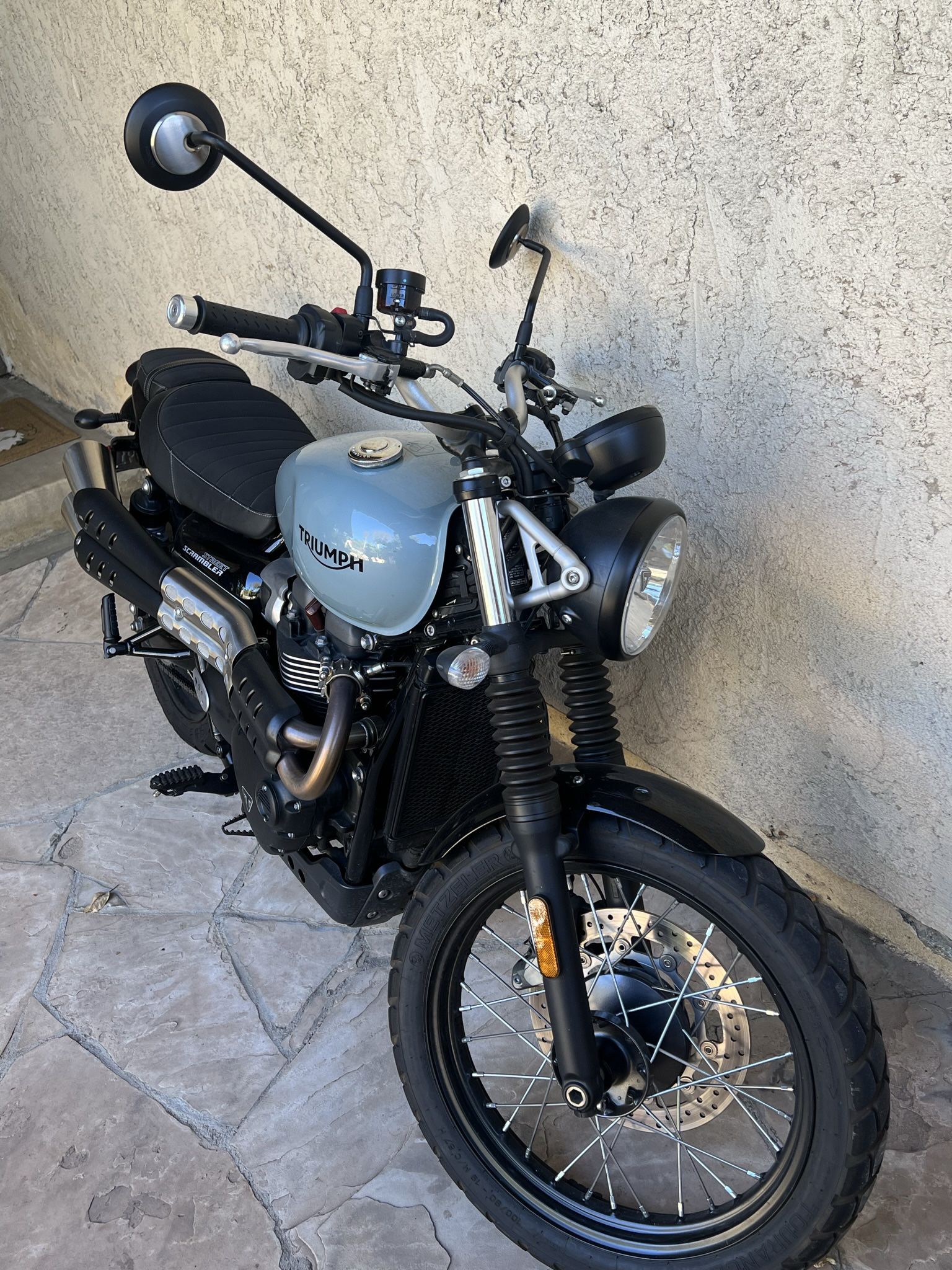 🏍️ 2022 Triumph Street Scrambler – Urban Gray – Excellent Condition – 3,030 mi 🏍️