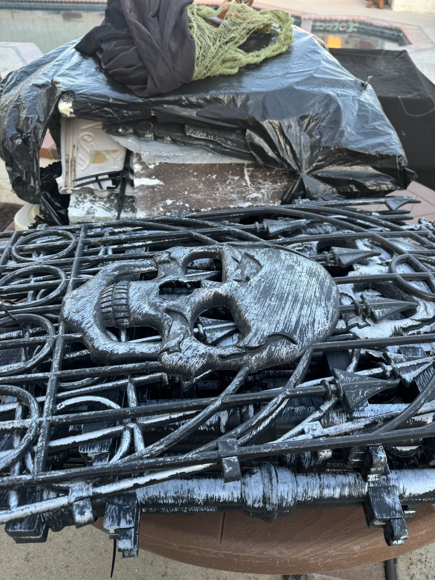 Halloween Cemetery  Multiple foam tombstones and fencing. Complete set 