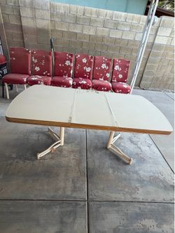 Table with 6 chairs
