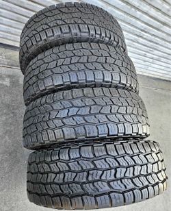295 70 18 Cooper Vendo este Seth de llantas con 80% de vida las 4